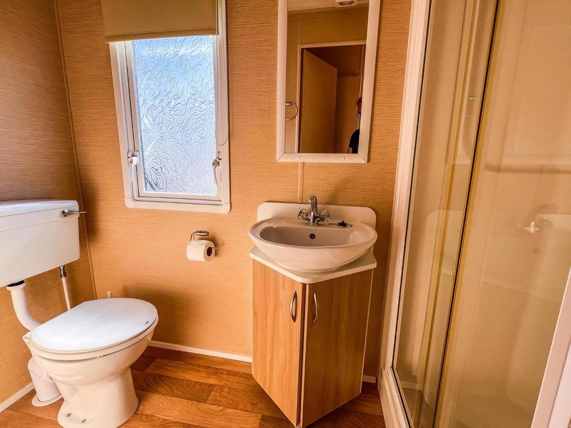 Dog Friendly 6 Berth Static Caravan By The In Ref 13008l Кемпинг Ханстантон