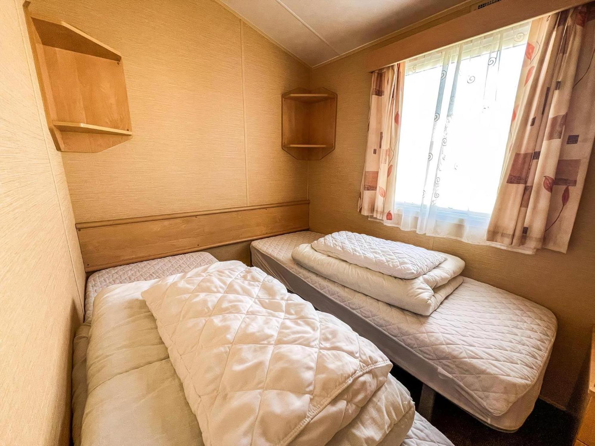 Dog Friendly 6 Berth Static Caravan By The In Ref 13008l * Ханстантон