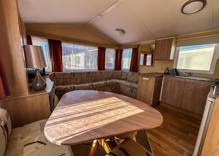 Dog Friendly 6 Berth Static Caravan By The Beach In Hunstanton Ref 13008L